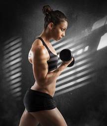 Fotoroleta siłownia lekkoatletka ciało ćwiczenie