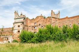Obraz na płótnie the collapsed ruins of the old castle walls near lviv in ukraine