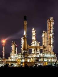 Obraz na płótnie oil refinery at night
