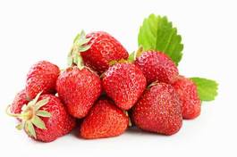 Obraz na płótnie strawberries berries with leaves isolated on white