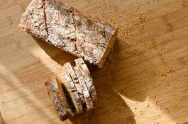 Naklejka świeży jedzenie organiczny kromka chleba drewno