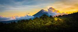 Naklejka wulkan kostaryka tropikalny dżungla
