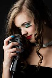 Fotoroleta makijaż karaoke koncert śpiew muzyka