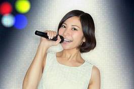 Plakat karaoke ładny uśmiech mikrofon