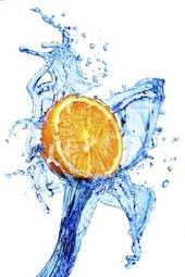 Obraz na płótnie pomarańcza wznoszona przez wodę