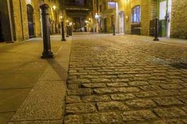 Naklejka uliczka w londynie nocą