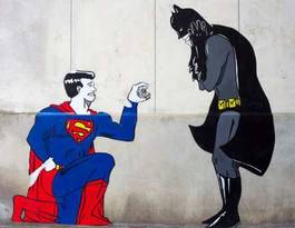 Fotoroleta street art - superman oświadcza się batmanowi