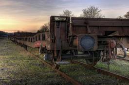 Fototapeta zmierzch wagon szyna kolejowych konwój