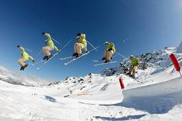 Naklejka sport narciarz sporty zimowe góra ruch