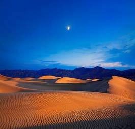 Obraz na płótnie pustynia pejzaż góra księżyc