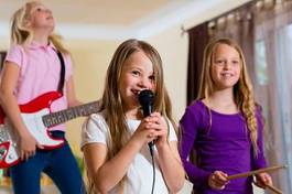 Plakat zespół muzyka dziewczynka śpiew ludzie