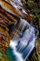 Obraz na płótnie wodospad dziki kaskada strumyk