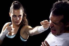 Plakat kobieta sztuki walki mężczyzna