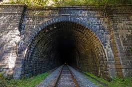 Naklejka pejzaż transport tunel