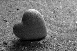 Plakat serce z kamienia