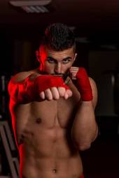 Plakat sporty ekstremalne mężczyzna sztuki walki sport kick-boxing