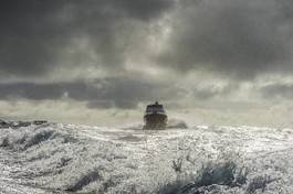 Plakat woda łódź fala morze burzliwy