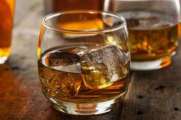 Obraz na płótnie vintage napój lód bourbon twardy