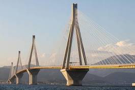 Naklejka nowoczesny transport morze most architektura