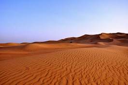 Plakat pustynia niebo wschód lato piasek
