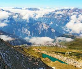 Plakat dolina francja widok alpy europa