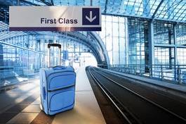 Plakat rejs nowoczesny pierwsza klasa podróż bagaż