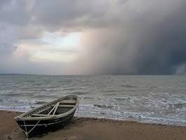Plakat plaża sztorm morze łódź woda