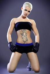 Plakat ciało piękny kick-boxing sztuki walki siłownia