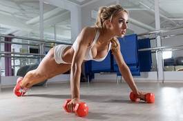 Plakat fitness siłownia piękny ćwiczenie kobieta