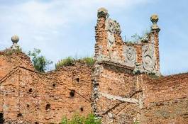 Plakat the collapsed ruins of the old castle walls near lviv in ukraine