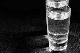 Obraz na płótnie świeży woda napój zimą ożywić