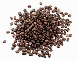 Obraz na płótnie palona kofeina na białym tle stos ziarna kawy