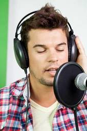 Plakat śpiew muzyka mężczyzna ludzie mikrofon