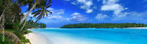 Naklejka Błękitna tropikalna plaża