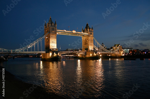 Plakat londyn anglia tamiza zmierzch tower bridge