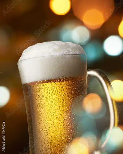 Fotoroleta kubek zimny celebracja alkohol pełny