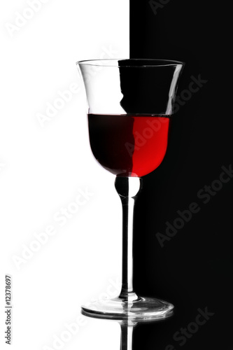 Fototapeta Kieliszek czerwonego wina