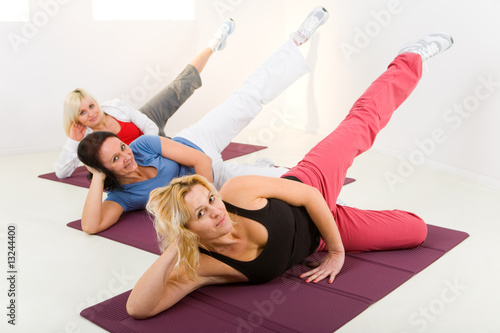 Fototapeta kobieta fitness uśmiech aerobik ćwiczenie