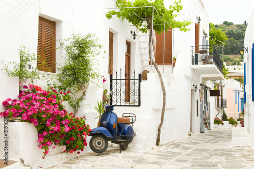 Obraz na płótnie Urocza ulica na greckiej wyspie
