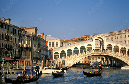 Fotoroleta woda miasto gondola włochy pałac