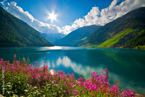 Fotoroleta Górskie jezioro w Bolzano