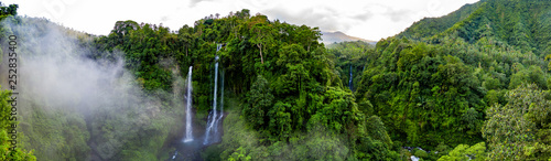 Obraz na płótnie pejzaż dżungla panoramiczny indonezja natura
