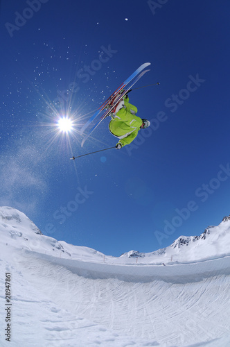 Plakat lekkoatletka narciarz śnieg sport