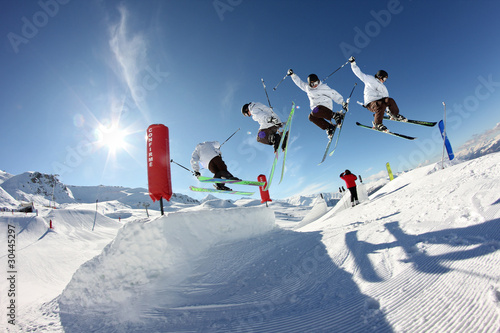 Naklejka narciarz narty sporty zimowe ruch
