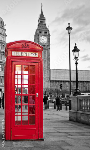 Fototapeta Czerwona budka telefoniczna przy Big Ben w Londynie