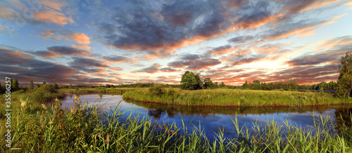 Fototapeta piękny lato krajobraz woda łąka