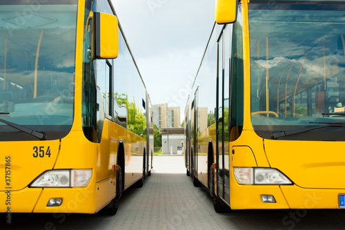 Naklejka autobus park żółty