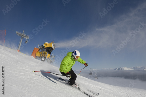 Fotoroleta góra śnieg ludzie sport narty