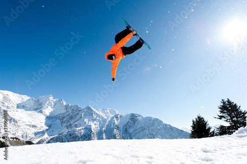 Naklejka śnieg słońce góra sport snowboard