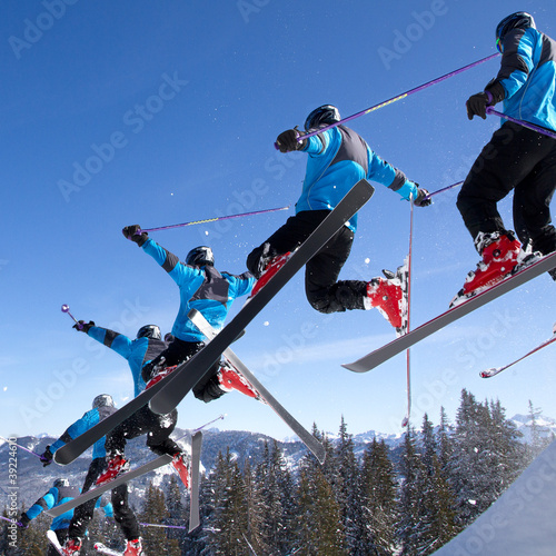 Plakat mężczyzna alpy zabawa lekkoatletka